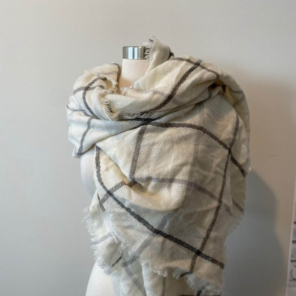 Women’s 6 scarves clothing accessories leopard lot box - Picture 4 of 6